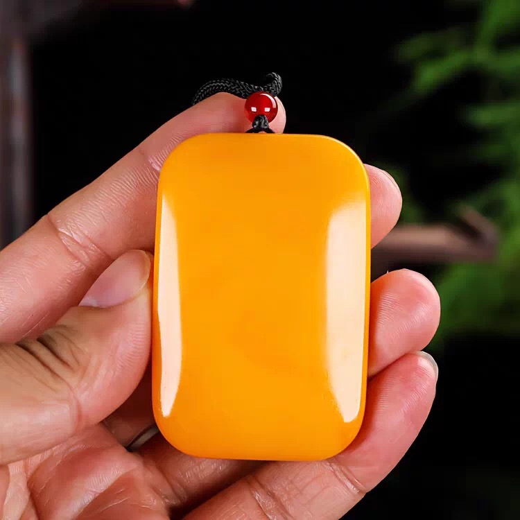 天然黄龙玉平安牌新疆和田玉黄玉平安无事牌吊坠毛衣链挂坠男女款