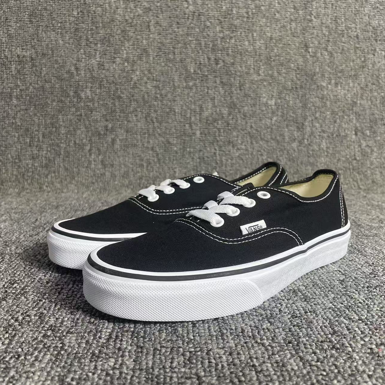 经典款AUT黑白配色样鞋百搭