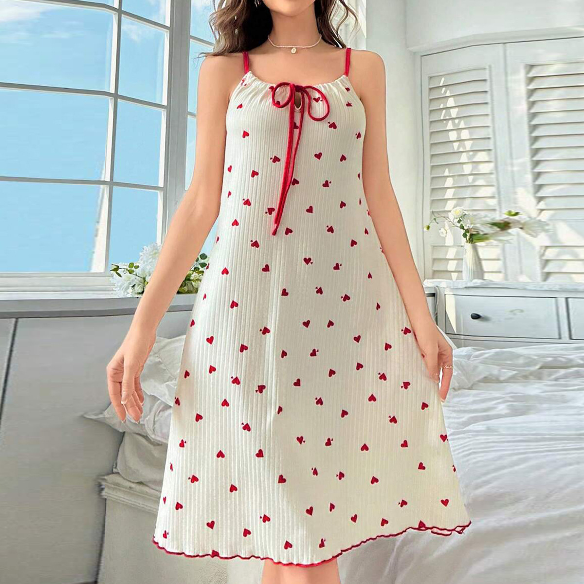Women's suspender nightgown with heart-shaped printed dress