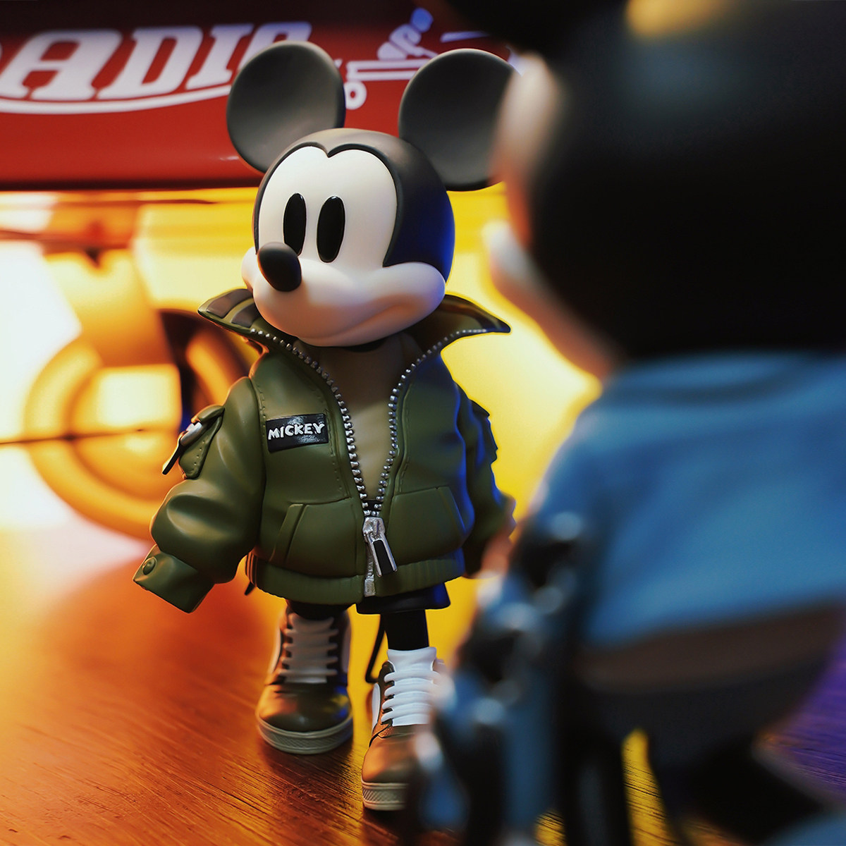 迪士尼正版潮玩 潮流街头米奇米妮 嘻哈风格米老鼠手办 可爱摆件