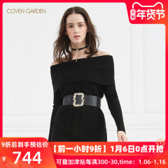 COVEN GARDEN/哥文花园冬装新款羊毛一字肩绞花修身针织连衣裙