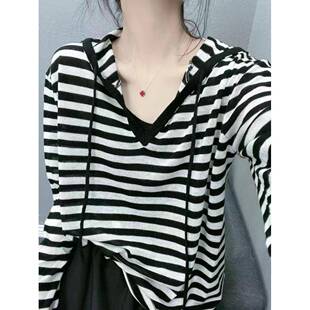 黑白条纹连帽针织衫上衣女2025春秋新款韩版宽松显瘦打底长袖T恤