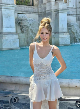 Min Pura 25Ss珠片缀饰花边拼接低腰吊带连衣裙