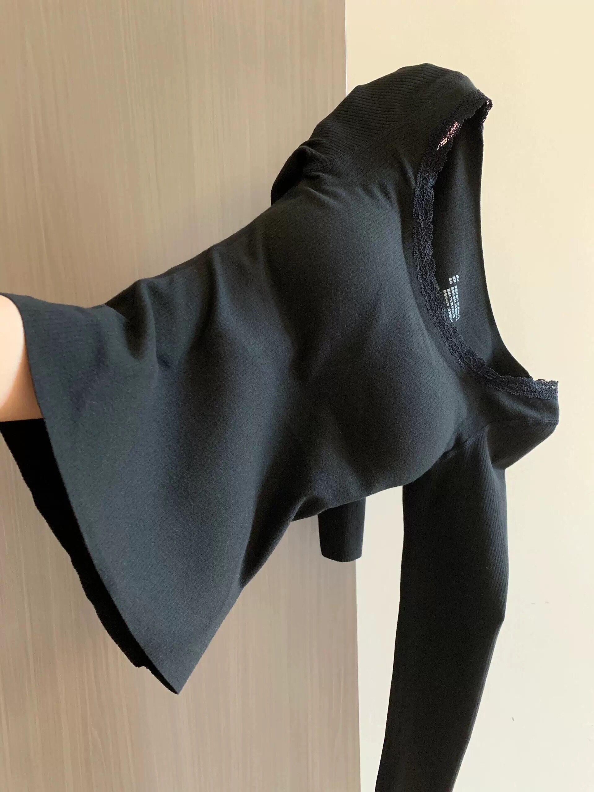 蕾丝保暖上衣带胸垫加绒圆领修身女士新款秋冬保暖内搭打底衫黑色