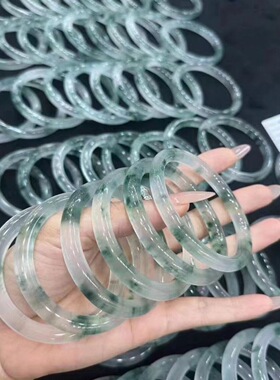 冰透独龙玉飘花手镯细圆条非洲翡翠色天山翠石英岩质玉冰种手镯子