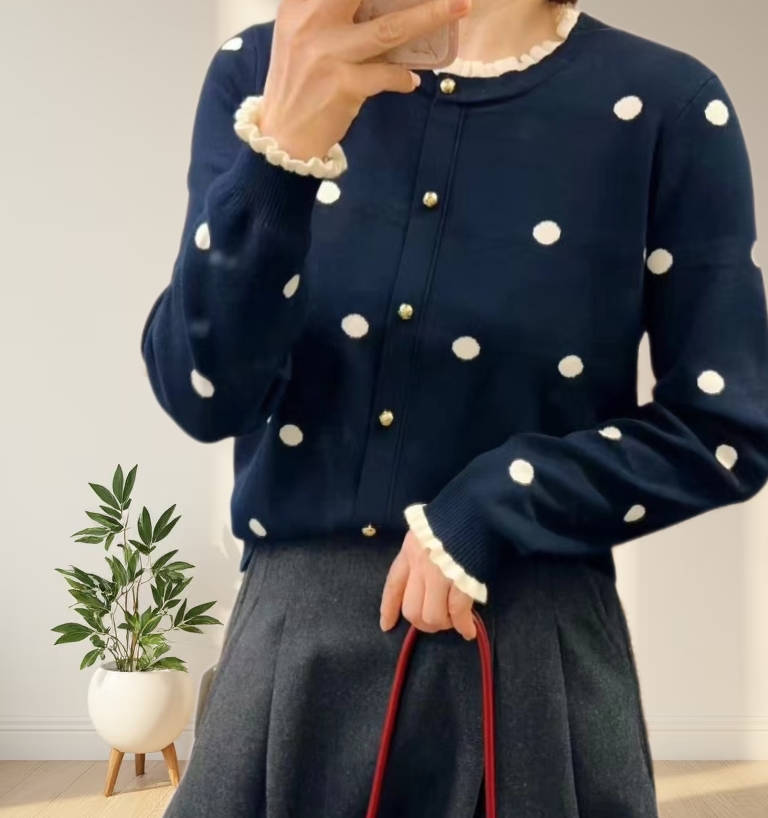 圣仕莲8509 显瘦木耳花边圆领波点针织衫女天丝棉上衣毛衣打底衫