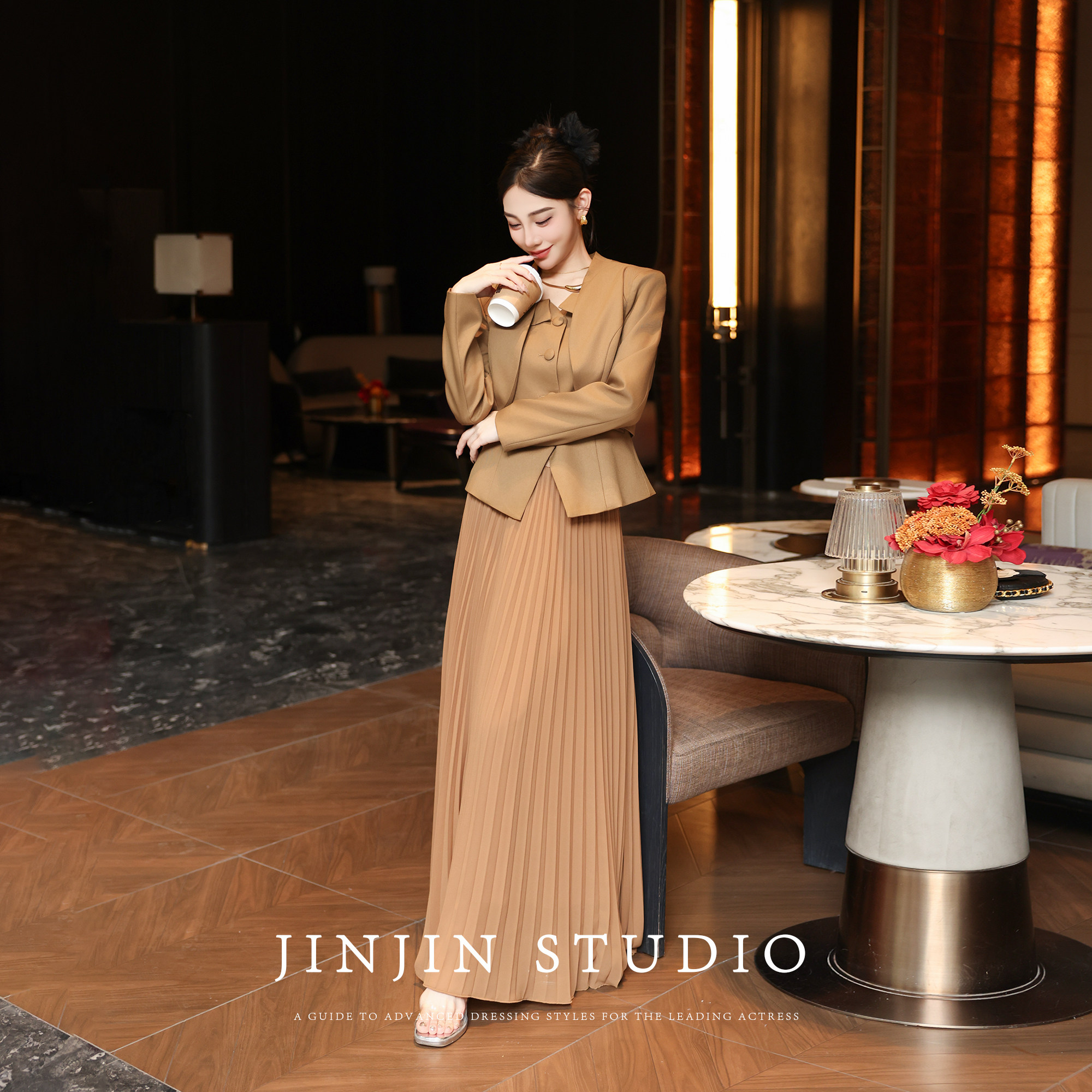 MD进进原创夏季富家千金风驼色西装外套马甲百褶裙长裙时尚套装