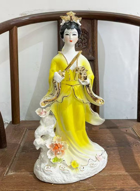 陶瓷琵琶仙女摆件新中式