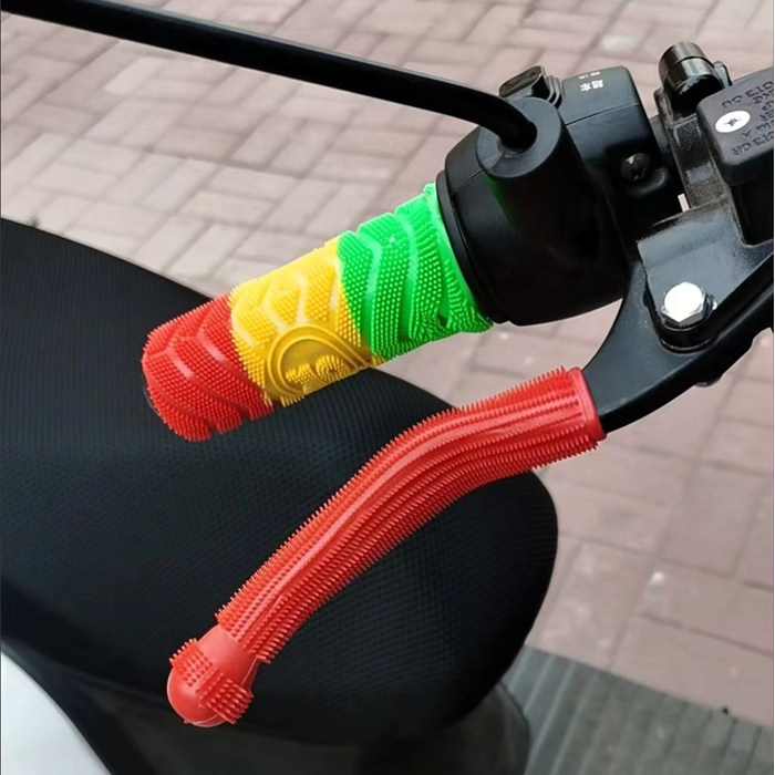 摩托车加厚手把套电动踏板车塑胶防滑吸汗油门把手毛毛套改装通用