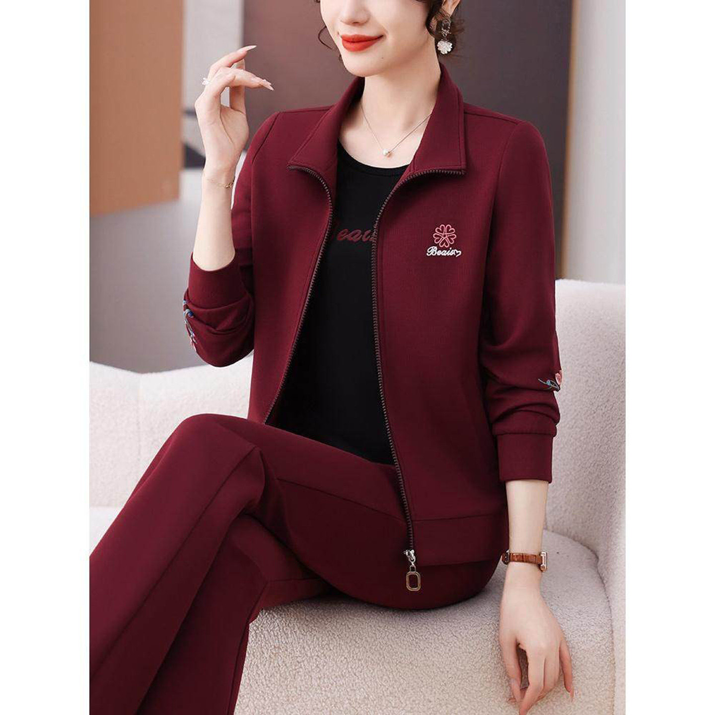 高端妈妈减龄休闲服春装新款时尚洋气开衫运动套装三件套女士春秋,女装/女士精品,中老年女装,淘宝优惠券,粉丝福利购,淘宝优惠卷