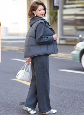 高端妈妈冬装运动服加厚夹棉马甲外套中老年人洋气加绒三件套装女