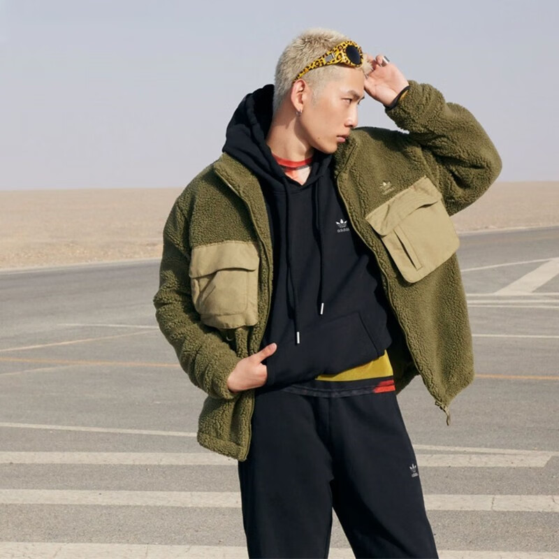 阿迪达斯 adidas WWSHERPAJKT拼接羊羔绒时尚夹克衫 IC8163