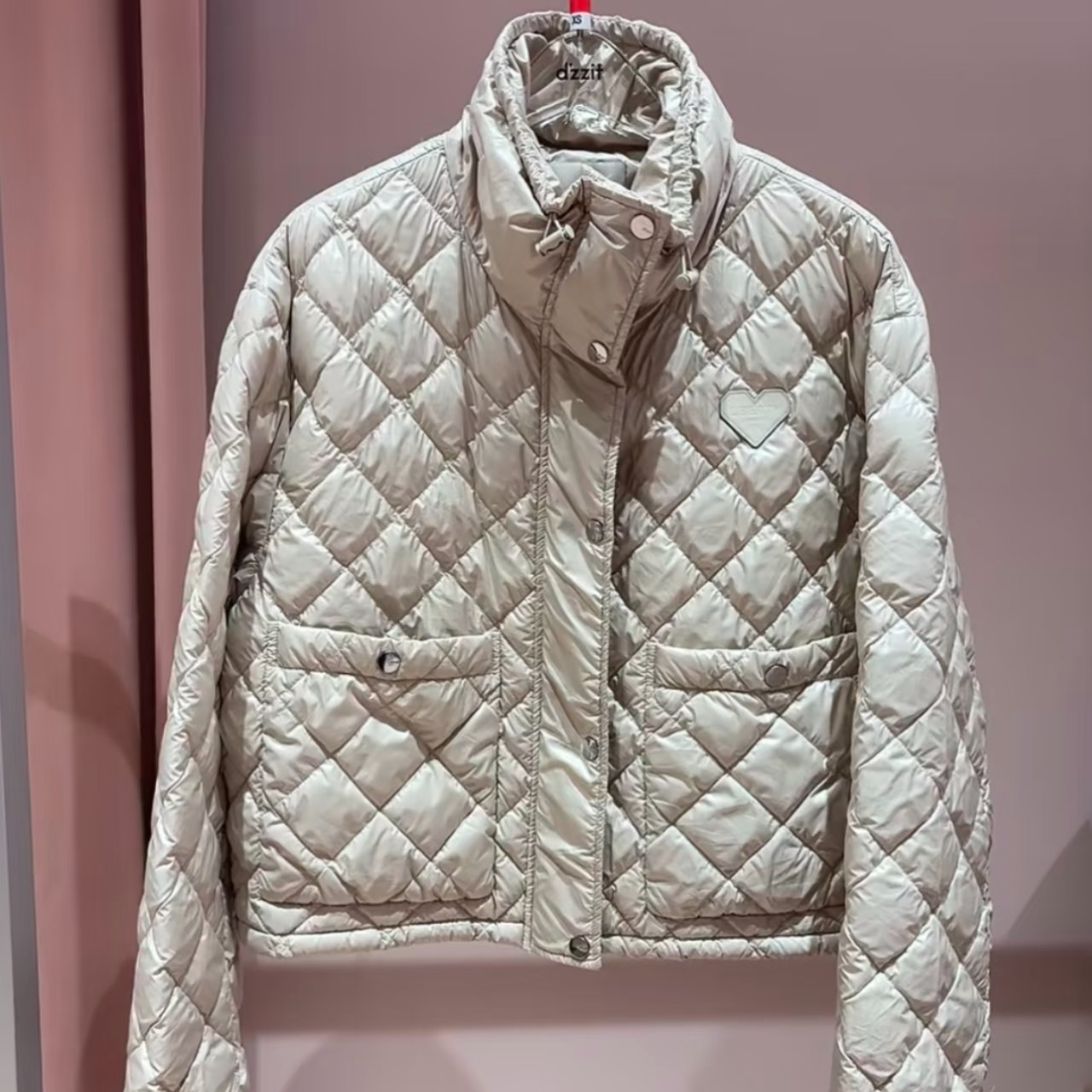 3I4K261吊牌1690小地素dzzit专柜正品2024冬女士短款菱格羽绒服