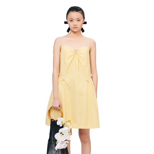 俏皮新比例压褶吊带轻礼服