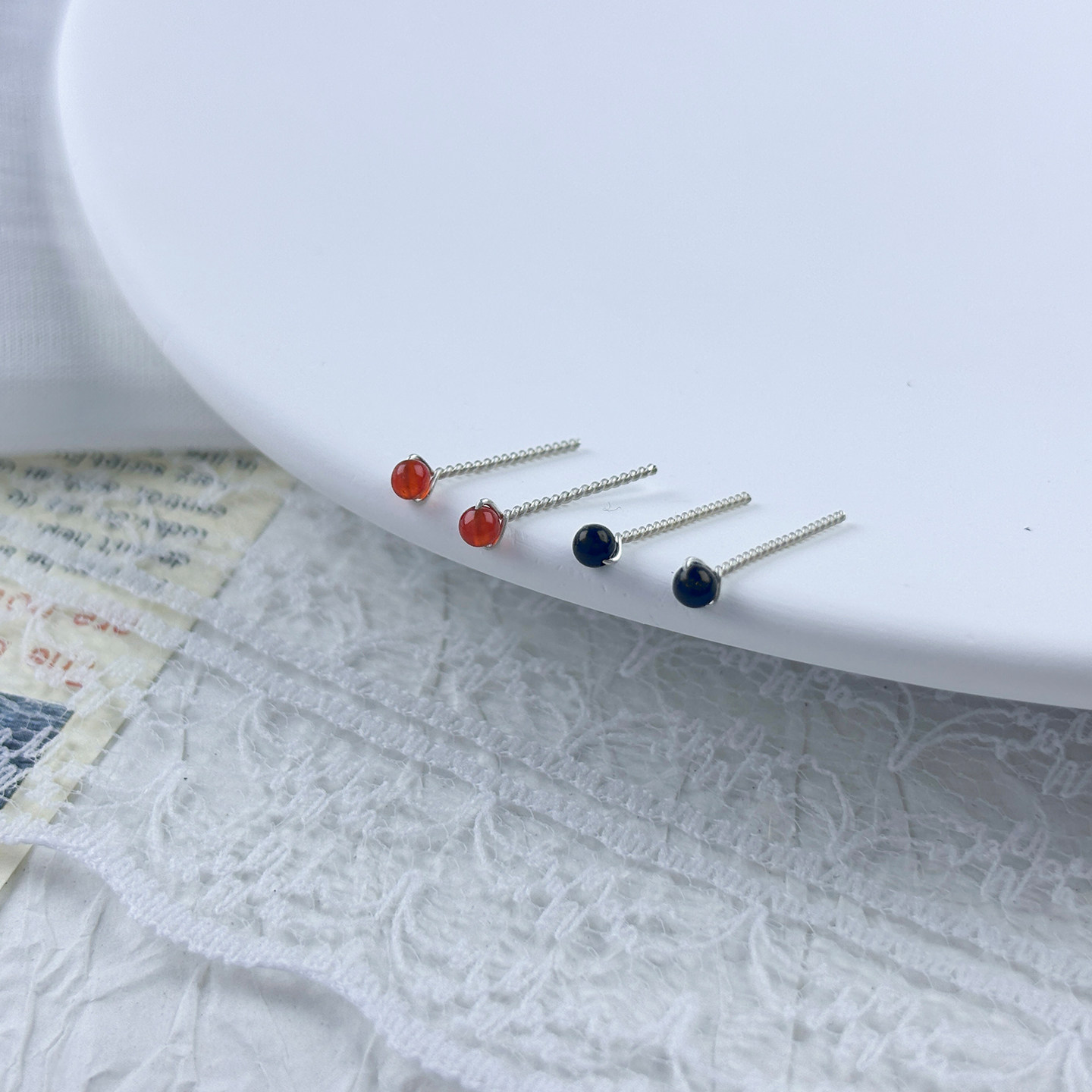 纯手工2mm足银玛瑙耳钉防过敏