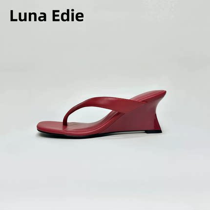 Luan Edie 【坡跟】法式方头坡跟夹趾凉拖女