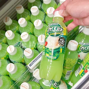 日本进口百佳Pokka炼乳哈密瓜苏打汽水碳酸饮料500ml