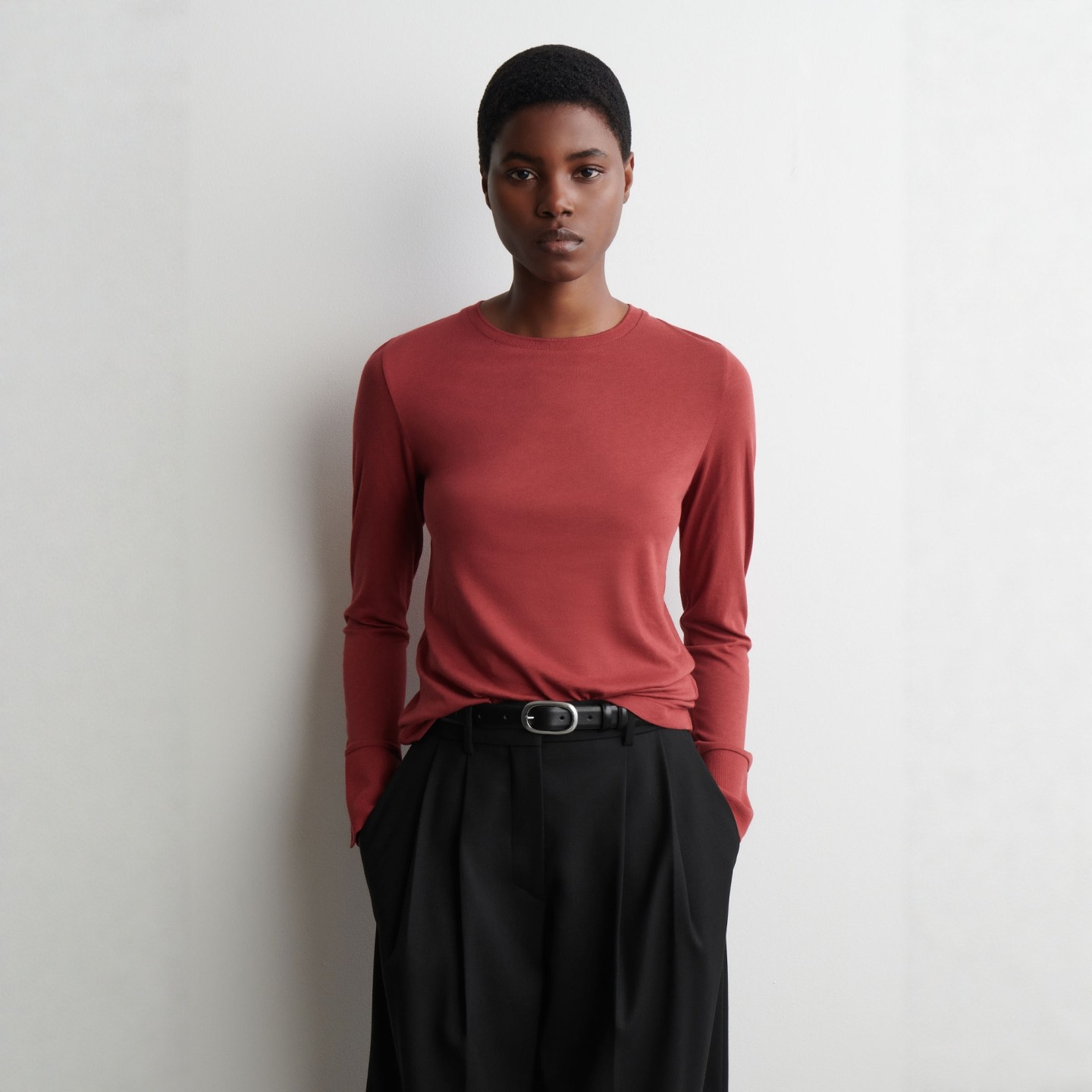 标准版型针织长袖上衣红色