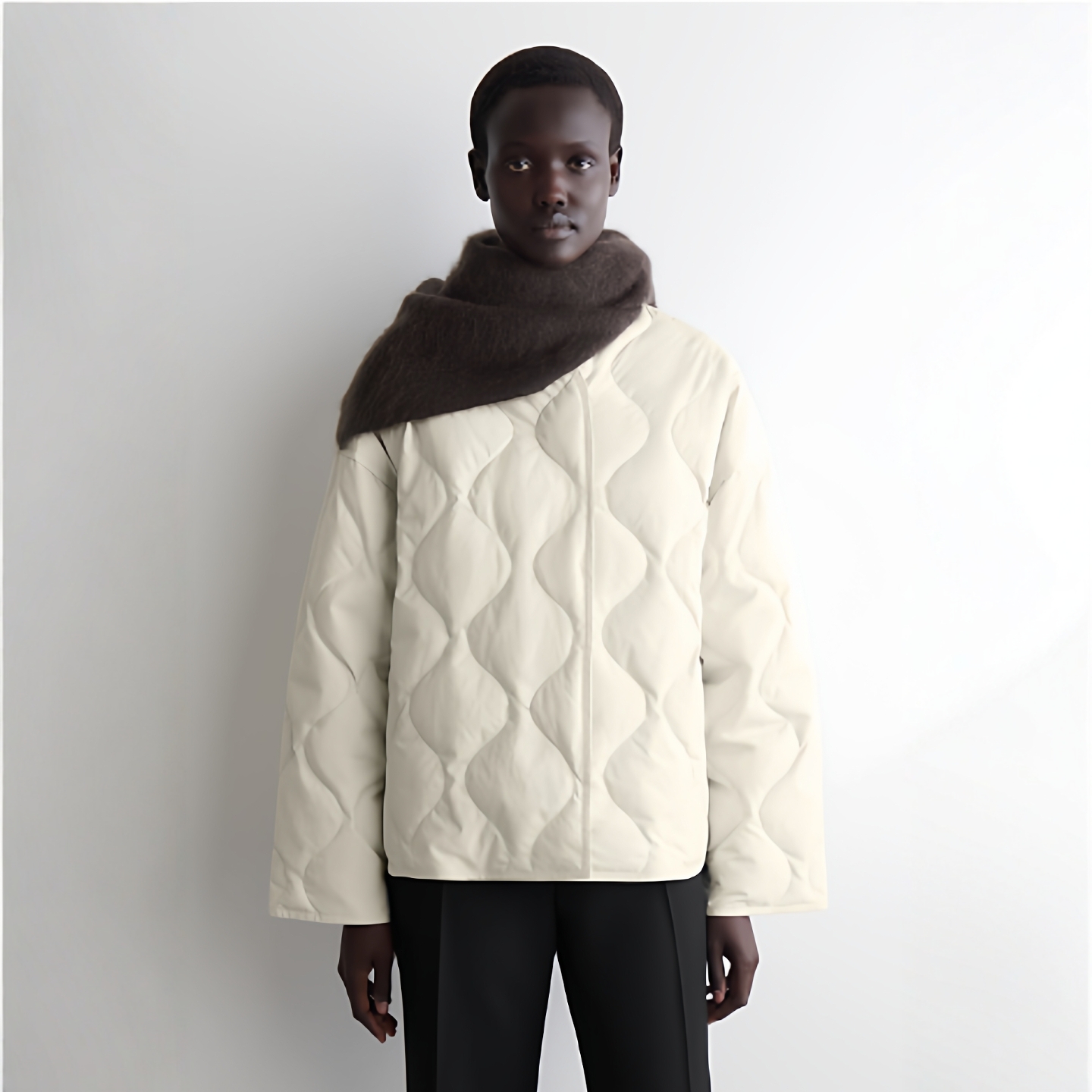 高智感静奢风菱格纹理羽绒服夹克