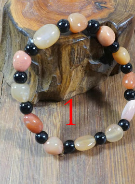 10083号 新疆罗布泊粉红色蛋白石随形手链