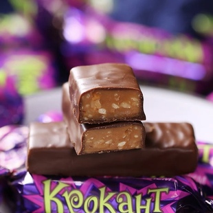 俄罗斯糖果KDV紫皮糖kpokaht进口杏仁夹心巧克力酥糖喜糖500g