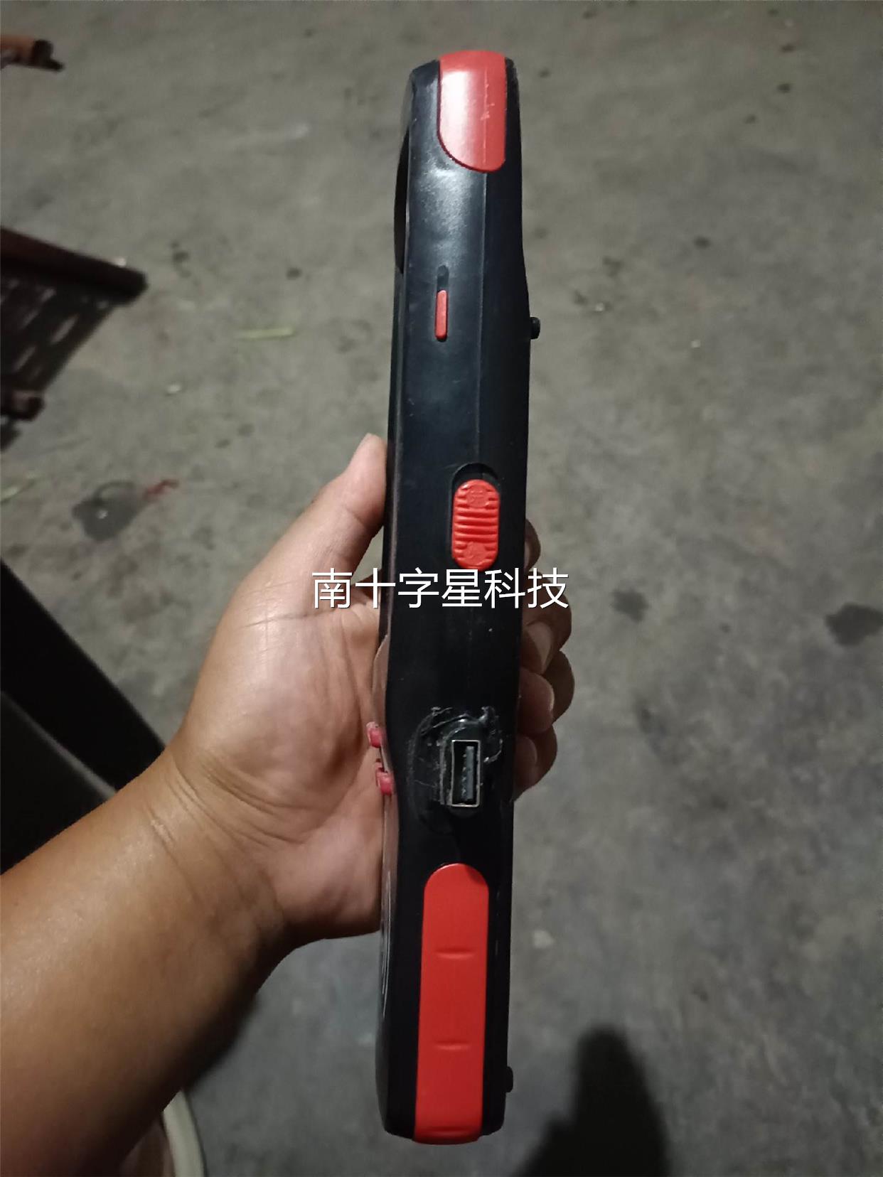 询价一台二手OBU手持发行器。成色如图，开机如视频，具体原因不