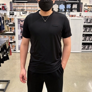 新款 男士 夏季 T恤 运动休闲速干透气纯色圆领短袖 Calvin Klein