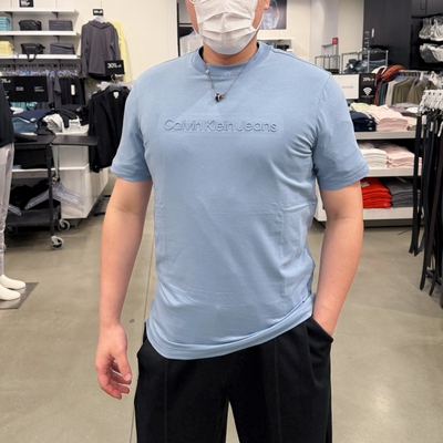 CK纯色立体LOGO印花圆领短袖T恤