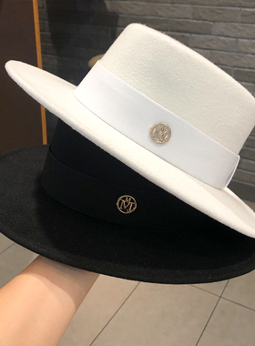 赫本风帽子女英伦复古M标白色平顶礼帽春秋季大檐黑色渔夫帽女潮