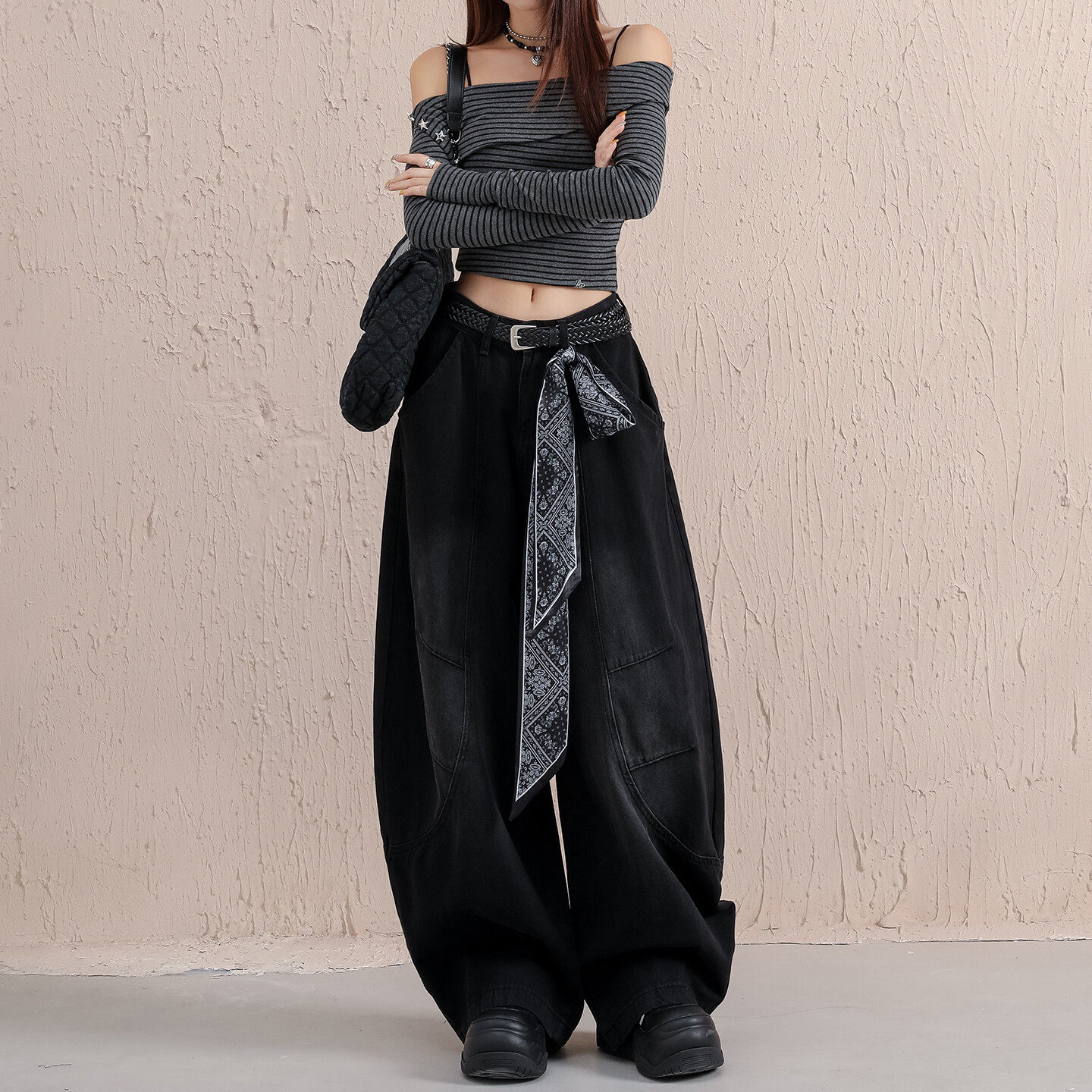 牛仔裤黑色弯刀阔腿牛仔裤女秋季新美式复古小个子宽松香蕉镰刀裤