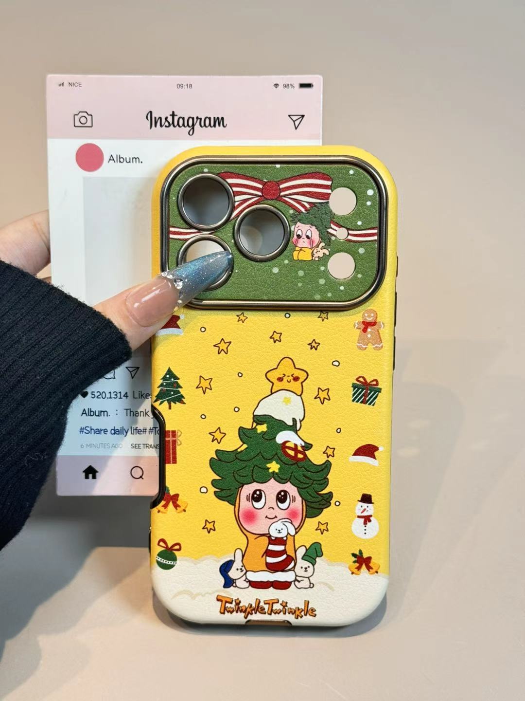 大视窗黄底圣诞树头套星星人适用苹果17promax手机壳iPhone16iPhone 15 Pro Max 大视窗黄底圣诞树头套星星人