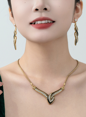 中古风镶钻彩釉麻花绳结锁骨项链