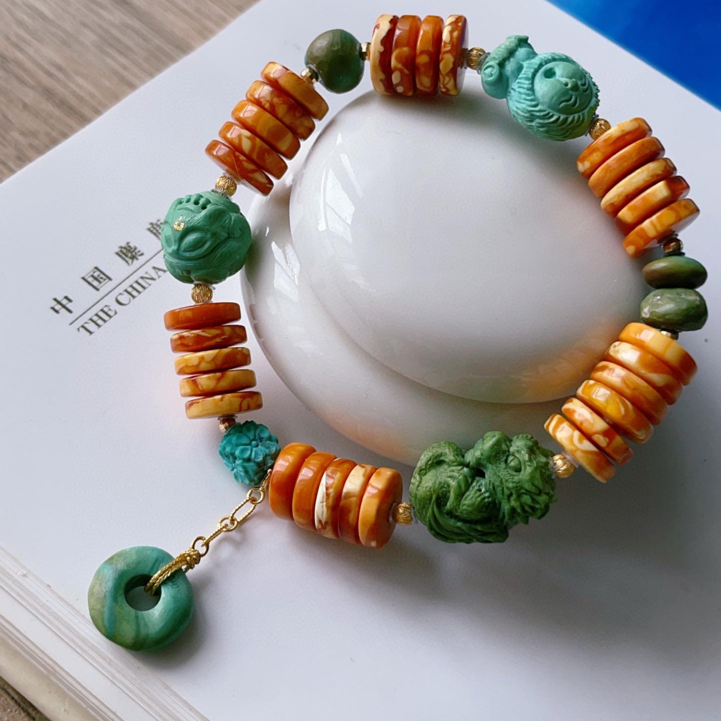 天然湖北原矿绿松石配10mm妖花老蜜蜡药片隔片珠手链18k金配饰jd0图片