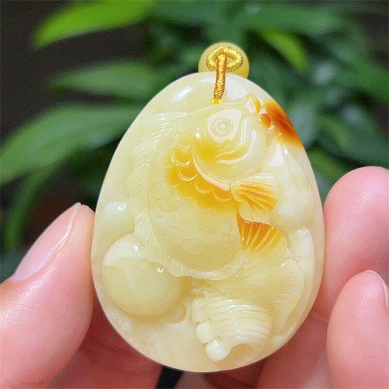 天然蜜蜡俄料精雕刻俏色富贵鱼项链吊坠21克无优化无烤色琥珀贺