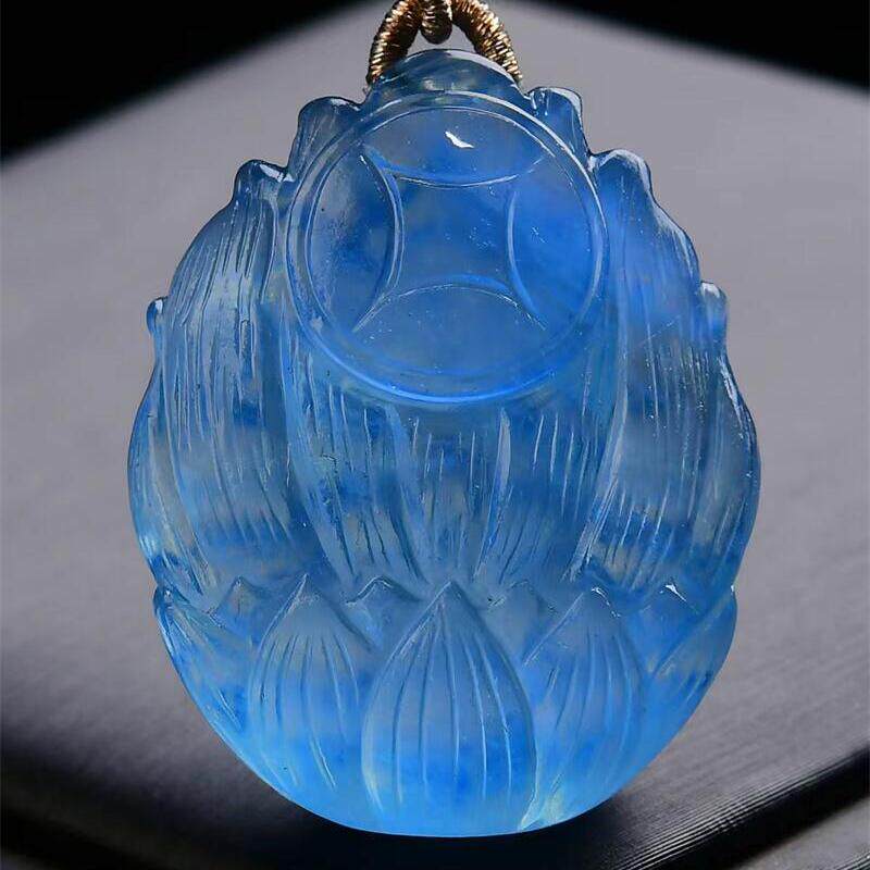 巴西天然玻璃体蓝色水晶海蓝宝九尾狐狸吊坠项链手工雕工21.4g即