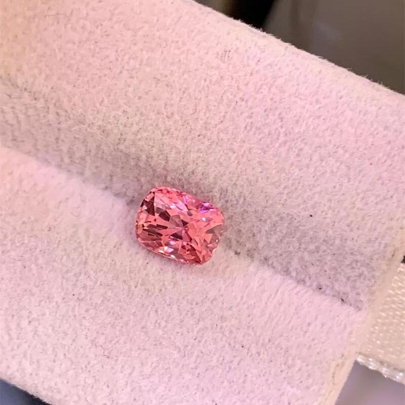 1.28克拉天然帕帕拉恰蓝宝石橙粉色裸石透满火彩国际证书项链悠