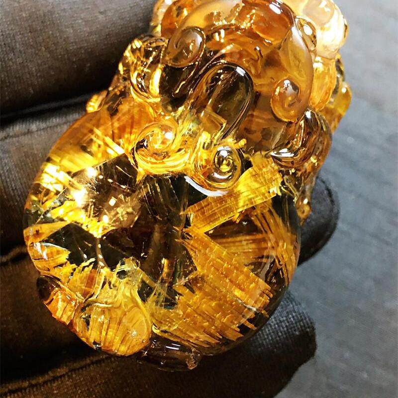 天然水晶钛晶花立体雕刻貔貅项链吊坠86克金发晶板钛猫眼原矿贺