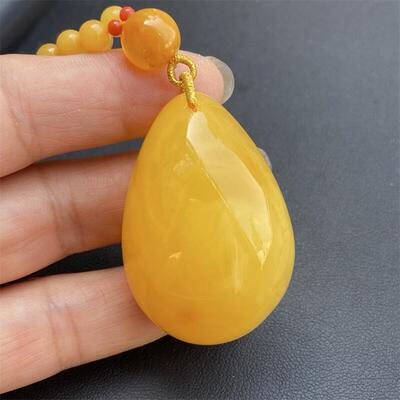 天然俄料原矿鸡油黄满蜡女款项链吊坠15.39克无优化无烤色琥珀秀