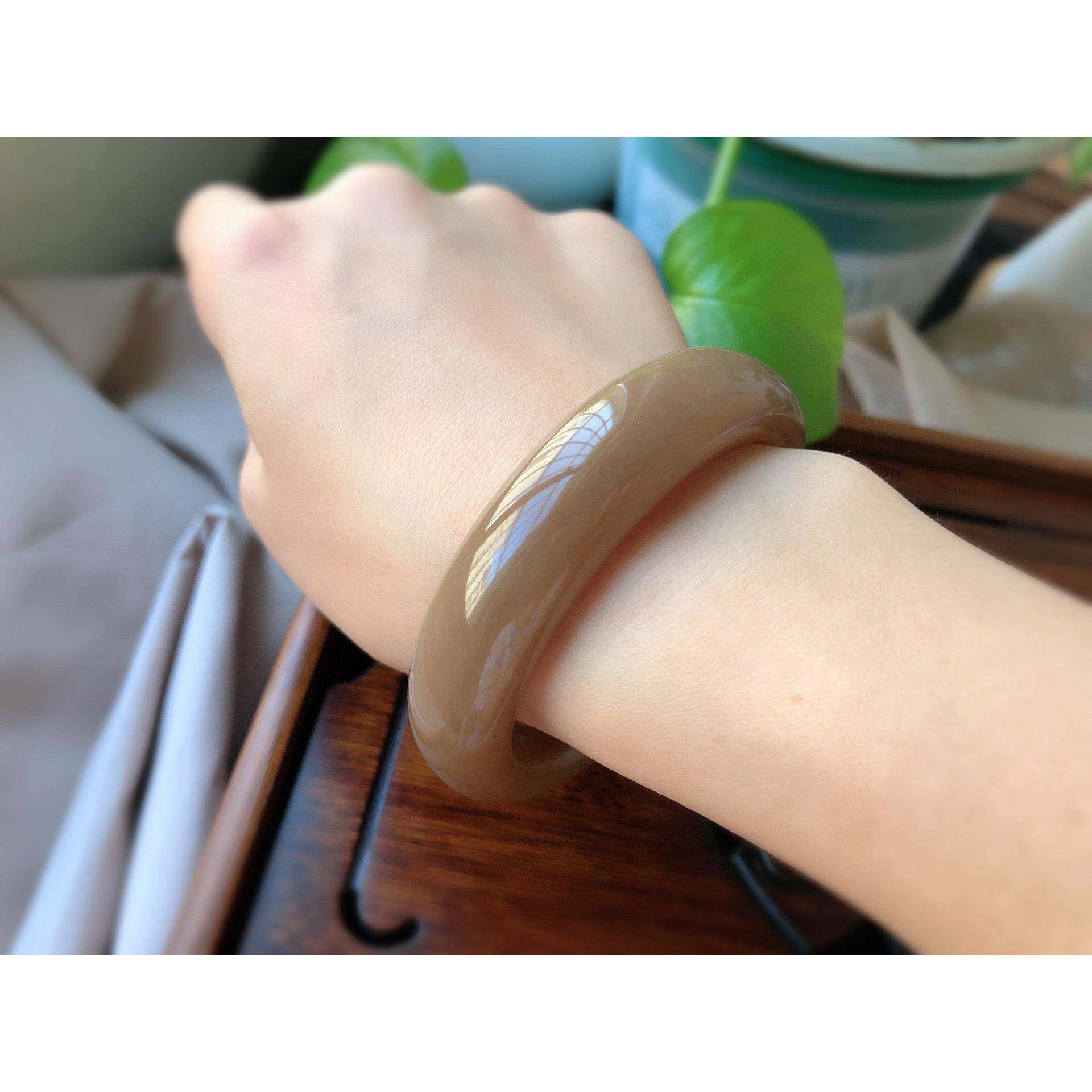 天然新疆且末糖料和田玉54mm圈口手镯 焦糖色糖色浓郁料子油润xe0