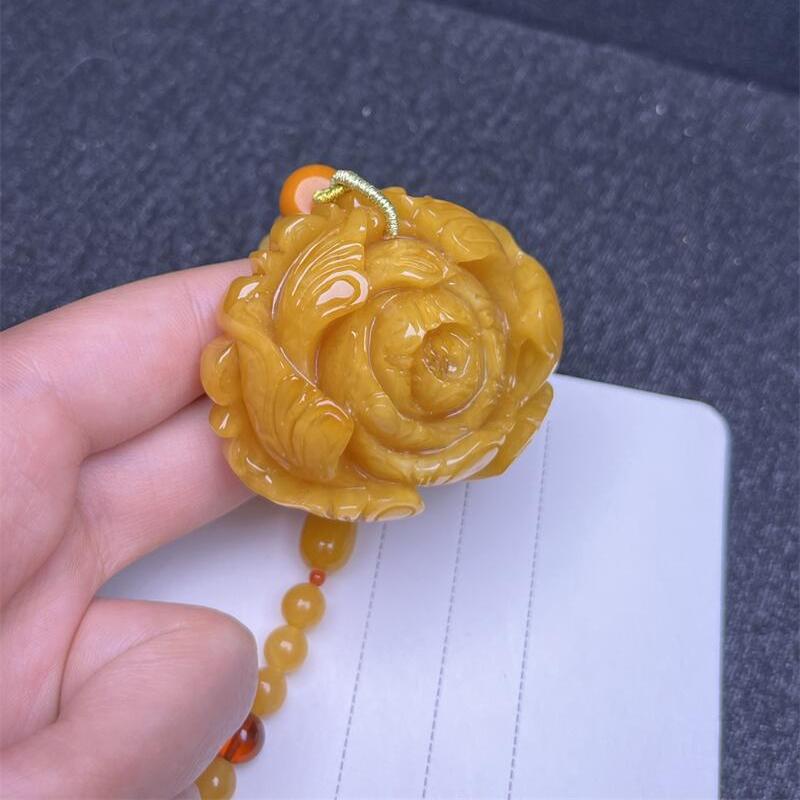 天然俄料老蜜蜡原矿无烤色琥珀鸡油黄牡丹花女款吊坠项链52.1克凯