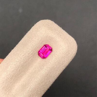天然粉色蓝宝石镶嵌裸石满火彩透耳钉坠18k金0.79ct吉尔德证书悠