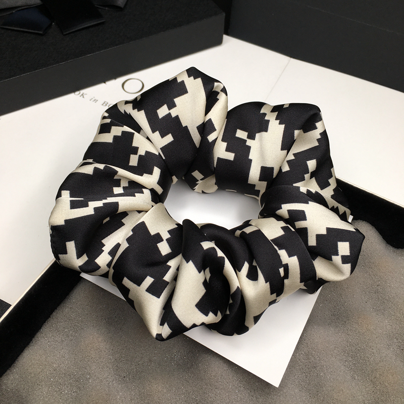 大肠圈布艺时尚通勤优雅发圈