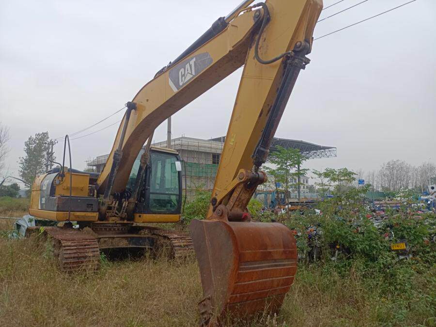 3月23日阜阳卡特彼勒牌挖掘机一台网络拍卖公告