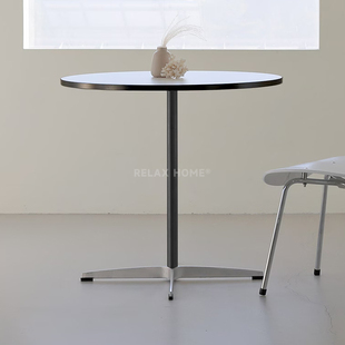 伊姆斯中古风餐桌韩国博主小户型圆形纯色办公桌咖啡休闲餐饮桌子