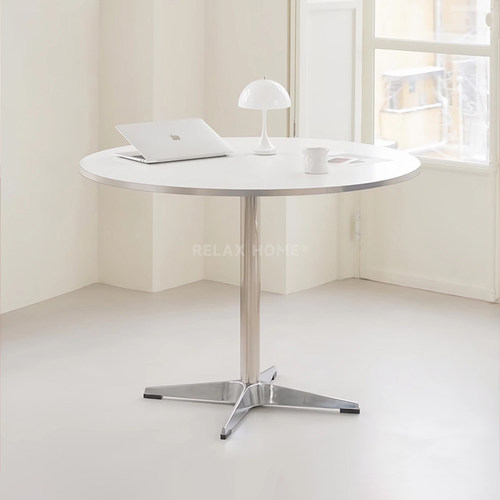 RELAXHOME简约伊姆斯中古风餐桌