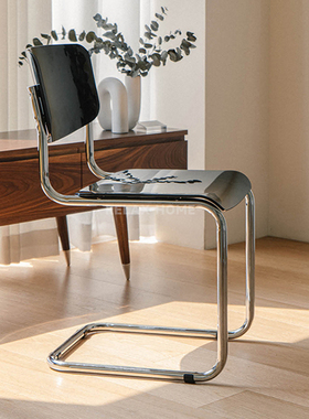 北欧设计师餐椅亚克力ins书桌椅餐桌椅子简约白色靠背化妆椅凳子