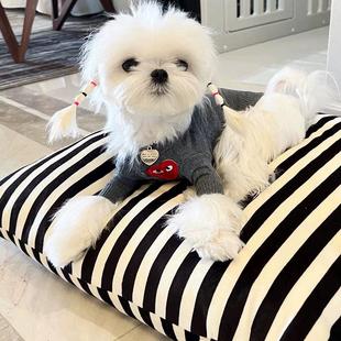 宠物服装猫狗狗咪衣服泰迪比熊宠物秋冬纯色爱心毛衣狗狗洋气衣服