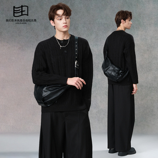 是自由啊 高级质感新款饺子包潮流胸包简约可颂牛角包百搭斜挎包