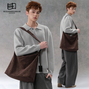 是自由啊「岁月如歌」2026新款复古通勤麂皮绒大容量斜挎流浪包潮