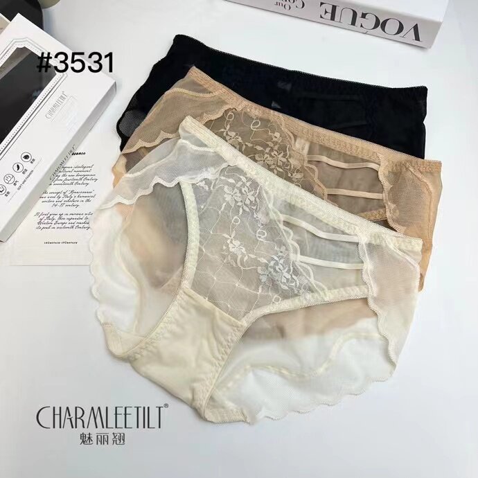 高品质中腰性感无痕三角裤女包臀